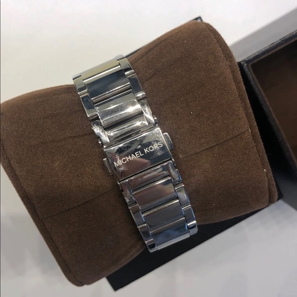 Michael Kors studded watch like NEW - Picture 2 of 6